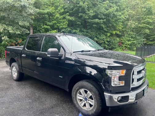 Black 2017 Ford F-150 XLT