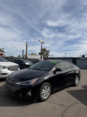 2020 Hyundai ELANTRA SE