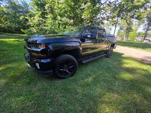 Black 2018 Chevrolet Silverado 1500 2LT