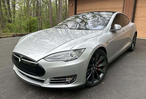 Gray 2014 Tesla Model S P85D