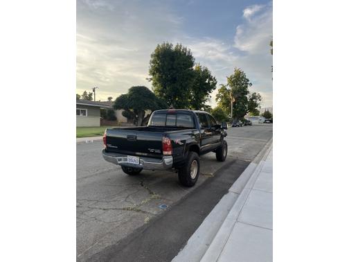 2005 Toyota Tacoma PreRunner Double Cab