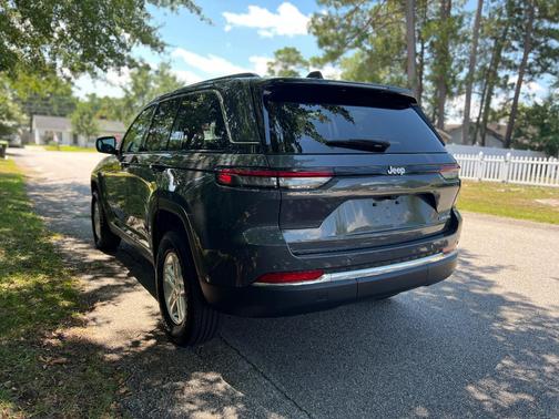 Gray 2025 Jeep Grand Cherokee Laredo