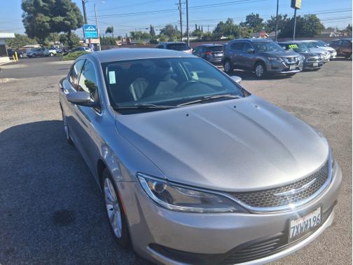 2017 Chrysler 200 LX