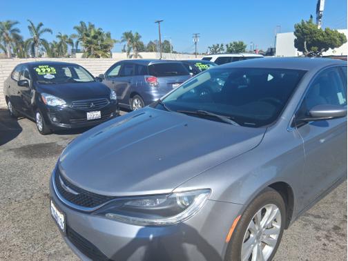 2017 Chrysler 200 LX