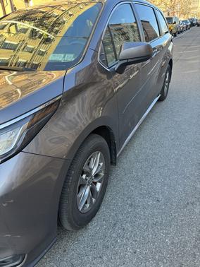 2023 Toyota Sienna LE