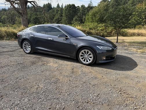 2016 Tesla Model S 70D