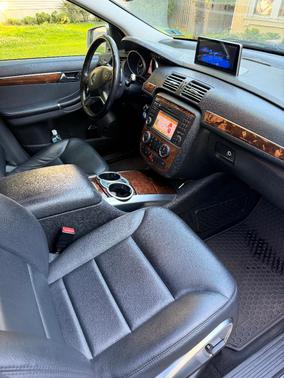 Gray 2011 Mercedes-Benz R-Class R 350 4MATIC