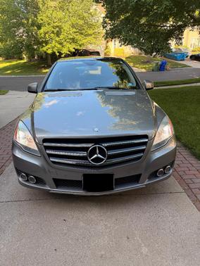 Gray 2011 Mercedes-Benz R-Class R 350 4MATIC