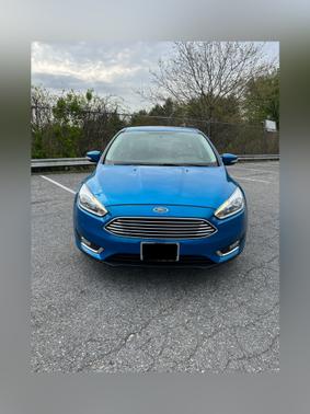 Photo 1 of 25 of 2017 Ford Focus Titanium