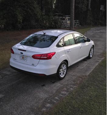 White 2015 Ford Focus SE