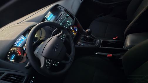 White 2015 Ford Focus SE