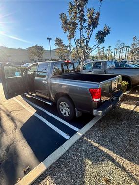 2011 Nissan Titan SV