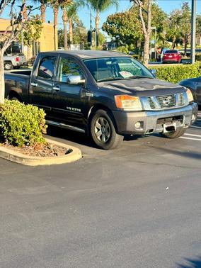 2011 Nissan Titan SV