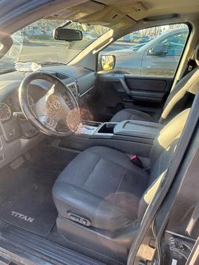 2011 Nissan Titan SV