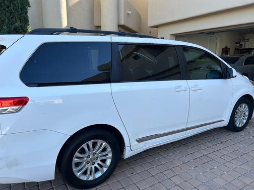 2014 Toyota Sienna XLE