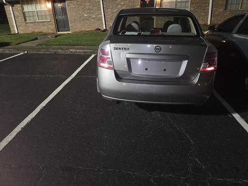 Gray 2009 Nissan Sentra 2.0 S