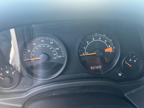 White 2016 Jeep Patriot Latitude