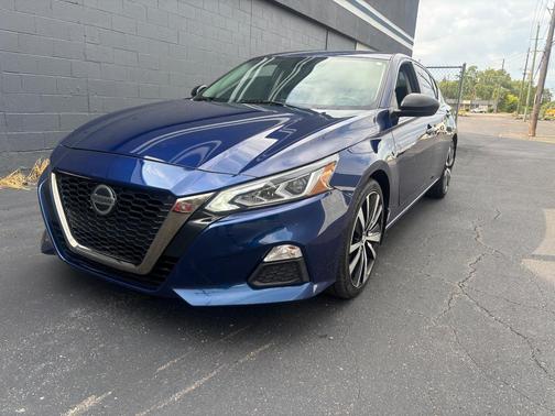 Blue 2021 Nissan Altima 2.5 SR