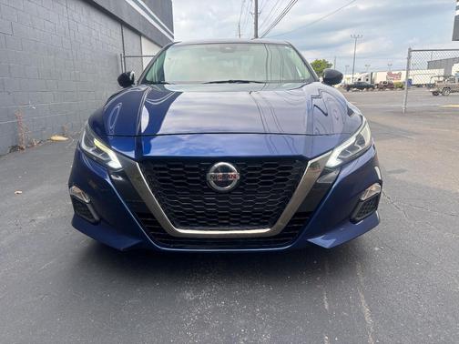 Blue 2021 Nissan Altima 2.5 SR