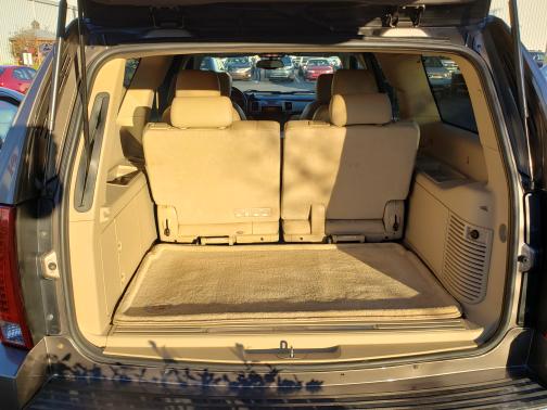 Photo 4 of 13 of 2013 Cadillac Escalade ESV Luxury