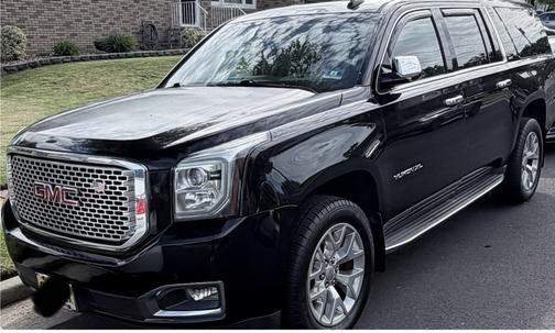 Black 2016 GMC Yukon XL SLT