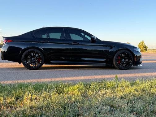 Black 2022 BMW M5 Base