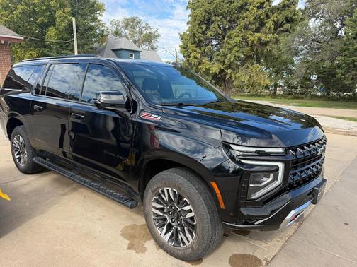 Black 2025 Chevrolet Suburban Z71
