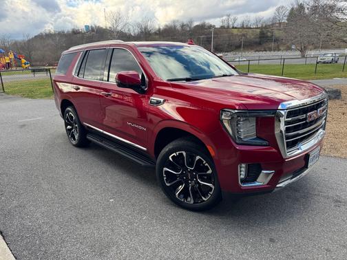 2023 GMC Yukon SLT