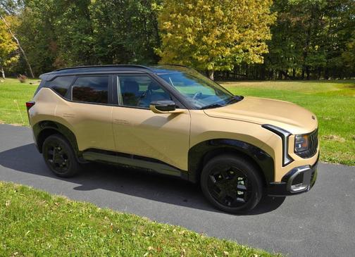 Brown 2027 Kia Seltos X-Line