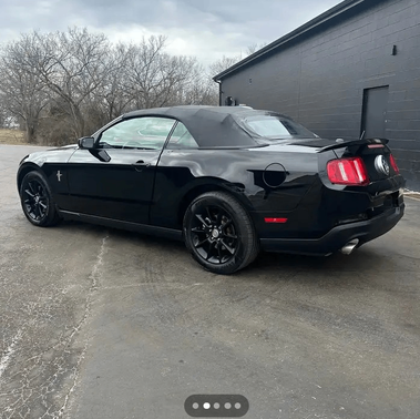 Black 2011 Ford Mustang V6 Premium