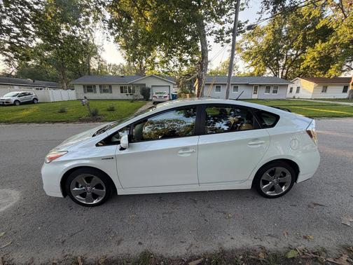 White 2013 Toyota Prius Four