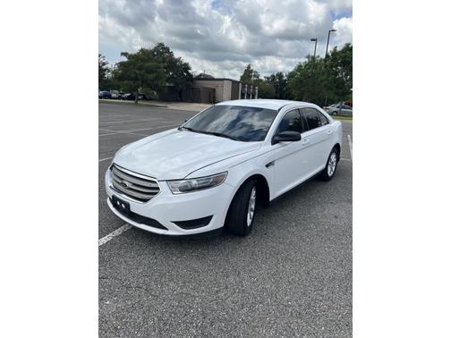 Photo 4 of 18 of 2015 Ford Taurus SE