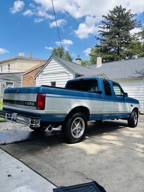 1993 Ford F-150 XL SuperCab