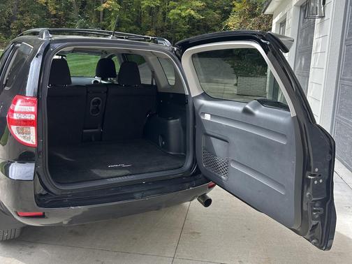 Black 2012 Toyota RAV4 Sport