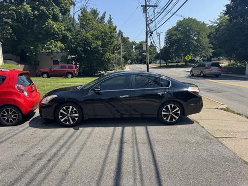 Black 2012 Nissan Altima 2.5 SL