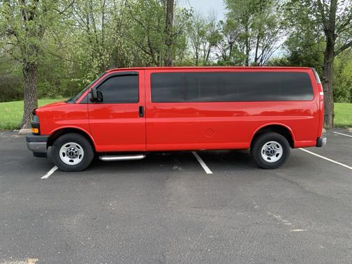 2017 GMC Savana 3500 LT