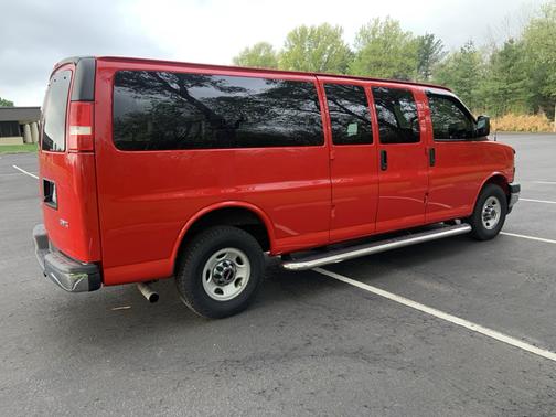 2017 GMC Savana 3500 LT
