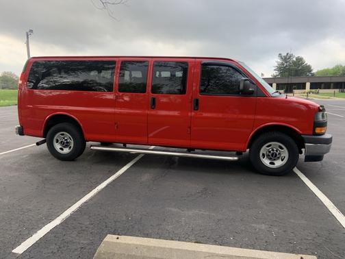 2017 GMC Savana 3500 LT