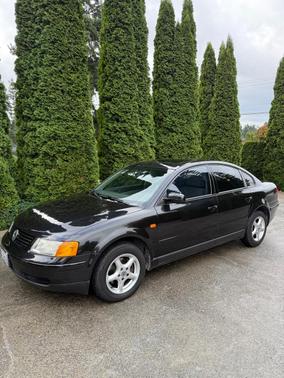 Black 1998 Volkswagen Passat GLS