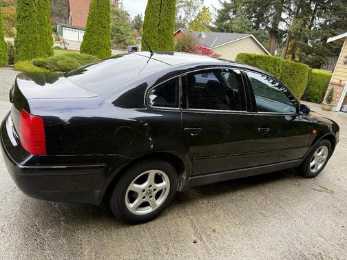 Black 1998 Volkswagen Passat GLS