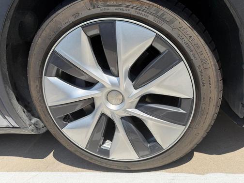 Blue 2023 Tesla Model Y Long Range