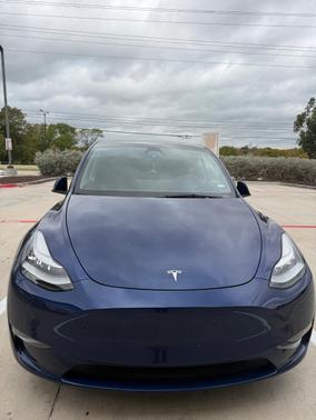 Blue 2023 Tesla Model Y Long Range