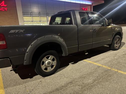 2004 Ford F-150 XL SuperCab