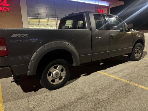 2004 Ford F-150 XL SuperCab