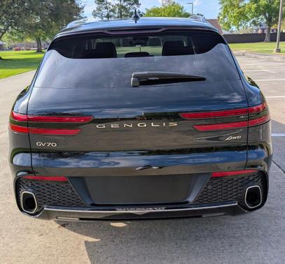 2024 Genesis GV70 2.5T