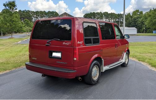 Photo 5 of 19 of 1998 Chevrolet Astro Base