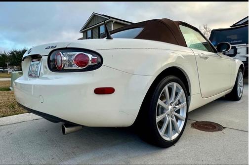 White 2006 Mazda MX-5 Miata Grand Touring