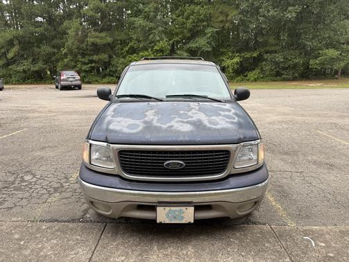 Blue 2000 Ford Expedition XLT
