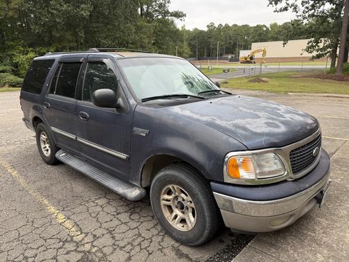 Blue 2000 Ford Expedition XLT