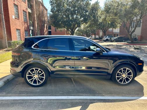 Blue 2019 Porsche Cayenne Cayenne